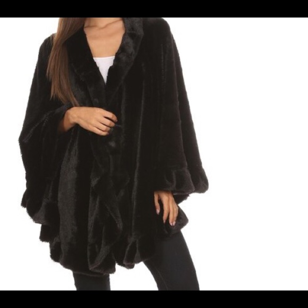 Poncho - Picture 5 of 8
